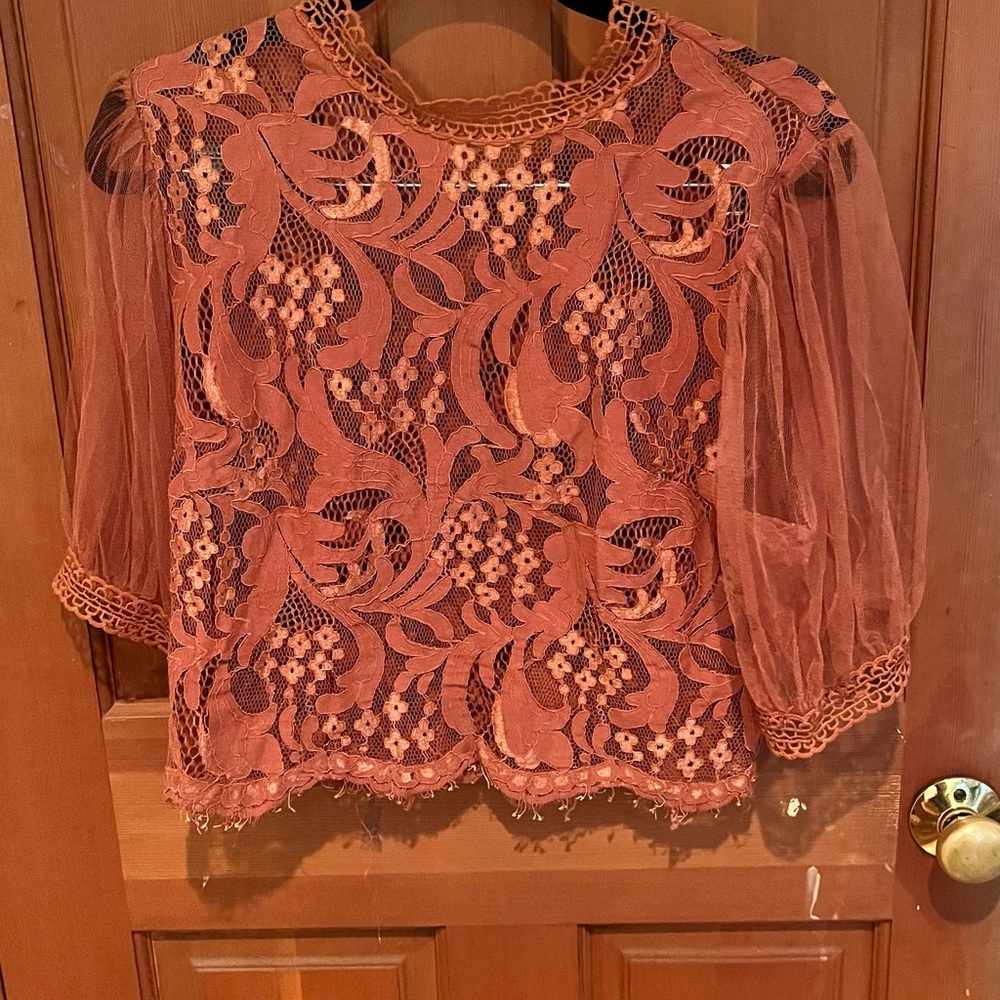 Peach brand lace back zip up blouse large burnt orange bronze